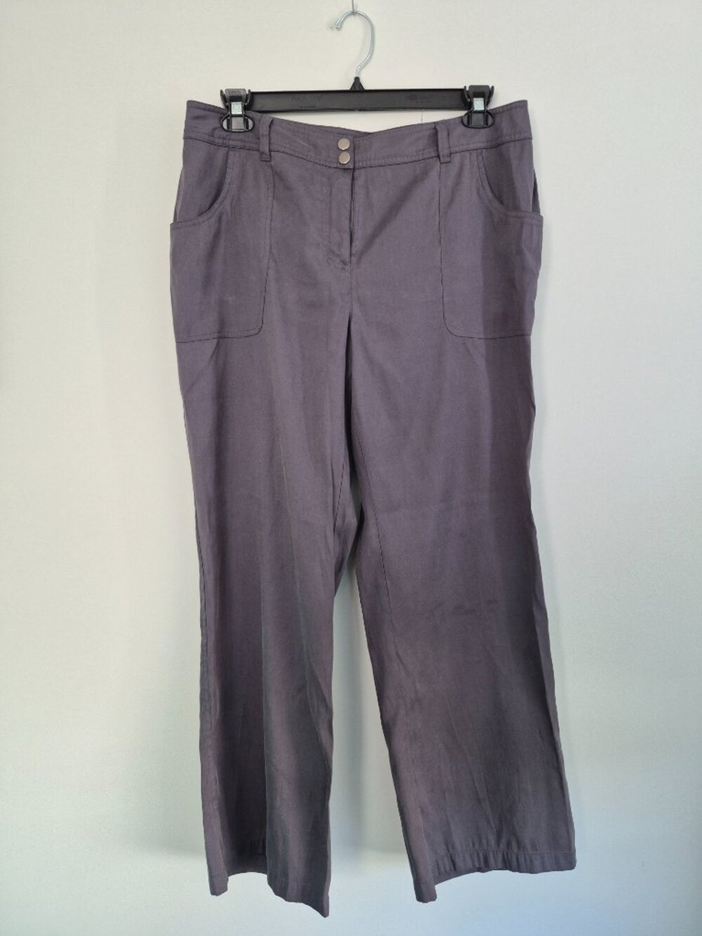Chico’s Gray Snap‑Front Pants – Size 2 (M/L Equivalent)
